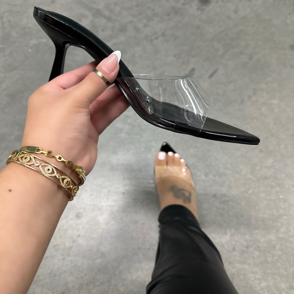 NEW ! POINTY TOE WITH CLEAR STRAP MID HEEL